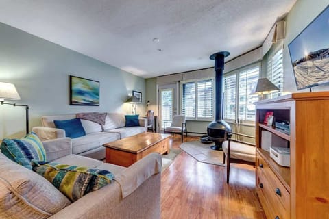 Spacious Living Area with Fireplace