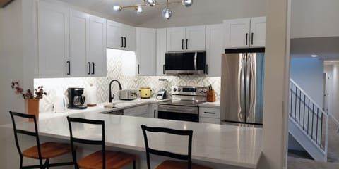 Beaver Creek West #28 Kitchen w/ breakfast bar