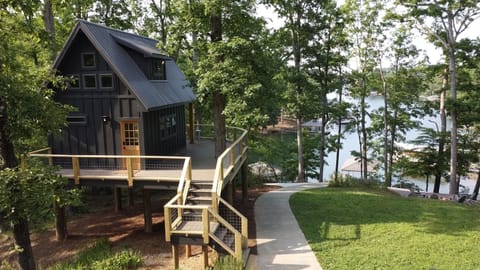 Treehouse overlooking the lake