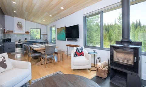 Ulerys Lake Cabin 19, Living, 8