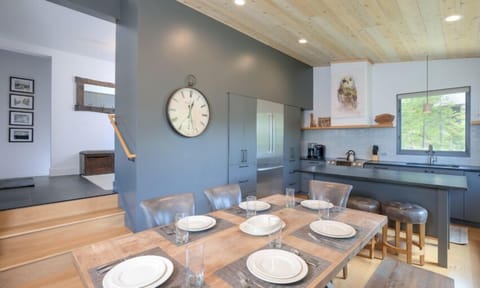 Ulerys Lake Cabin 19, Dining, 3