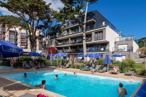Holiday Home Swimming Pool