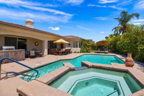 Enjoy the Sunshine by the Pool!