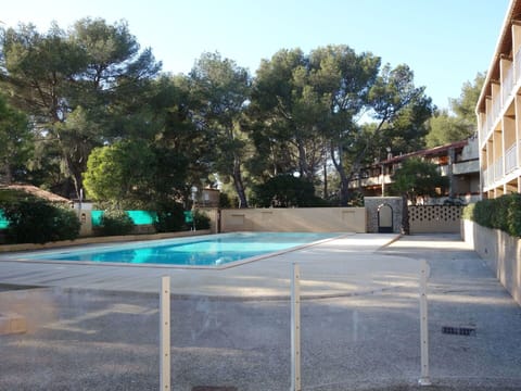 Property, Sky, Real Estate, Tree, Home, House, Residential Area, Architecture, Swimming Pool, Building