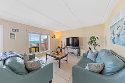 Cozy beach front condo