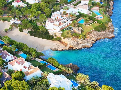 Beach Calo d´es Pou and location of villa Sa Caleta