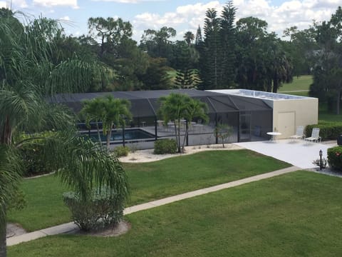 Pool heated & very Private