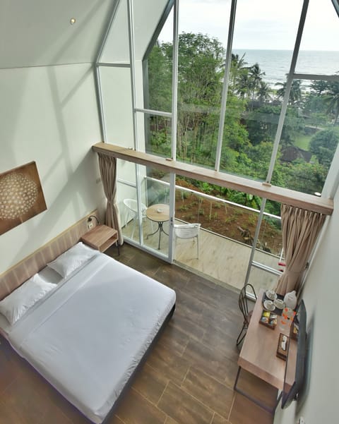 Super Deluxe Room | Iron/ironing board, bed sheets