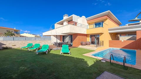 Garden & Pool Area