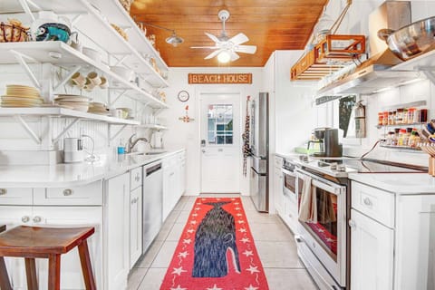 Full kitchen with all amenities