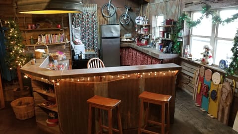 The kitchen and dining area have all of the amenities you need.