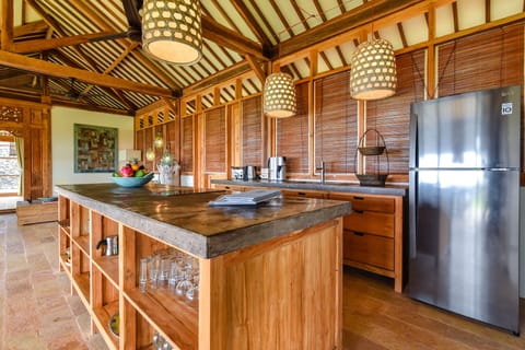 Well equipped kitchen