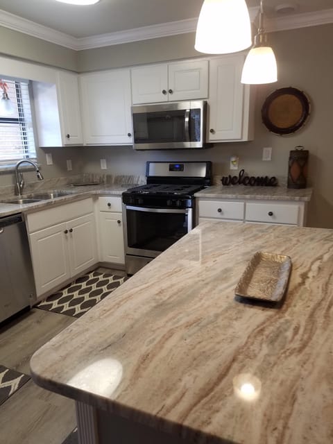 Granite Island Style Kitchen