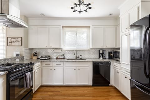 Prepare a great meal for your group in the full equipped kitchen