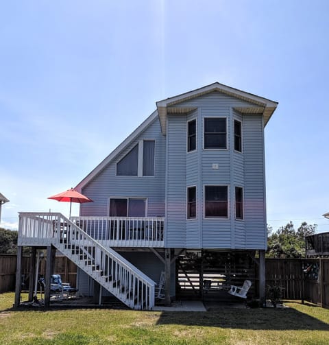 Three Mermaids' Cottage, clean, updated and full of heart!