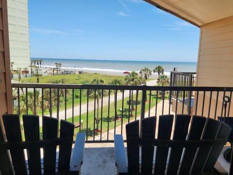 Relax & rejuvenate by the ocean!
