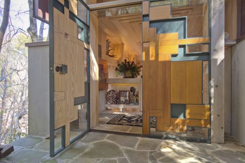 Entrance, door open.