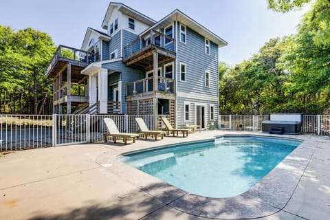 Rear Exterior of OBX Dream (House)