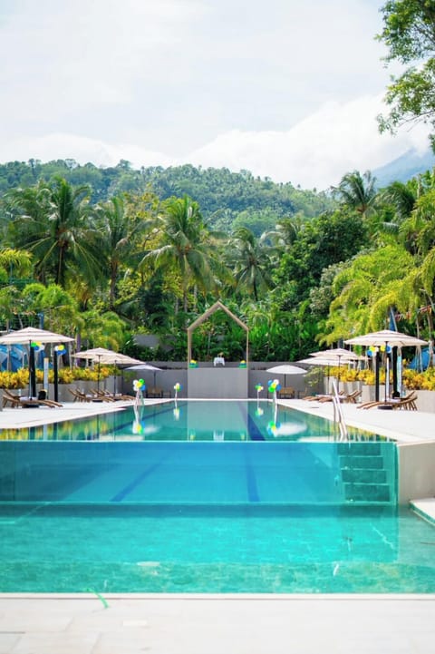 Exercise/lap pool