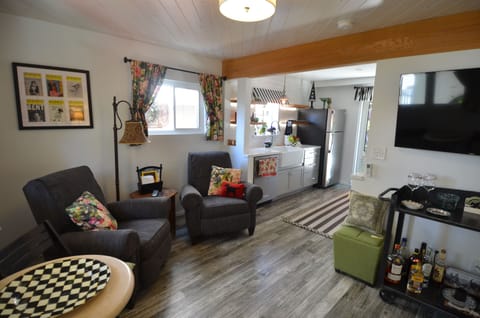 Welcome to "Harry's Hideaway" Fully updated designer apartment.