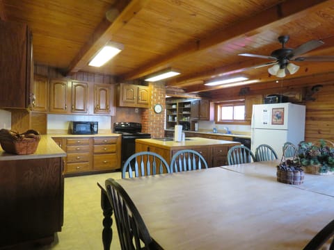 Huge Kitchen with room for the whole family to prepare Holiday meals