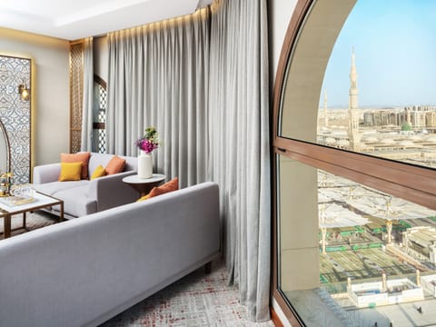 Al Raihan Suite | In-room safe, desk, soundproofing, iron/ironing board