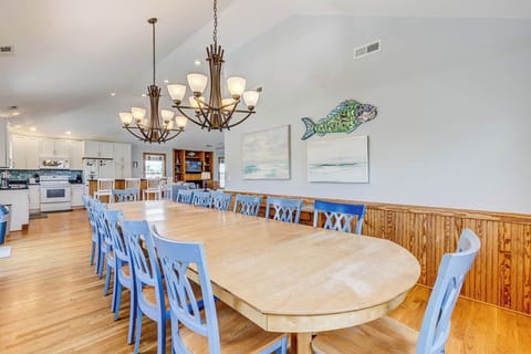 Top-Level Dining Room with Table (seats 14)