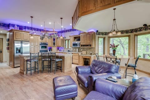 Kitchen W/ Dishwasher & Microwave
