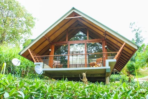Deluxe Chalet | Soundproofing, bed sheets