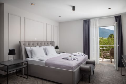 Minibar, in-room safe, soundproofing, iron/ironing board