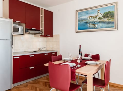 Standard Villa, Multiple Beds, Non Smoking | Private kitchen | Fridge, microwave, stovetop, coffee/tea maker