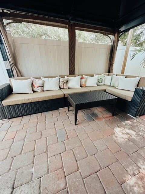 a0ae128c-a099-4761-bab6-660770988d6a