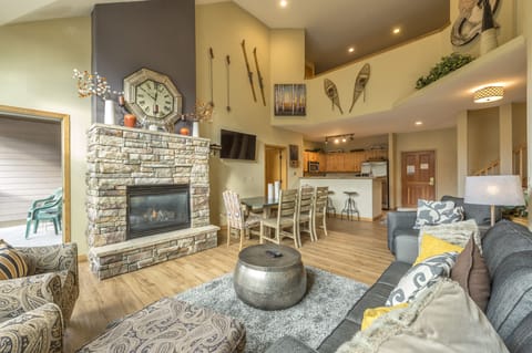 Stone fireplace; flat screen TV; Queen foldout; private deck facing the ski runs