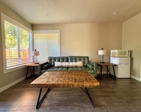 Valley View King Suite - Not Pet Friendly | Living area | 43-inch Smart TV with cable channels, TV