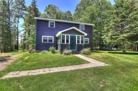 exterior of Rangeley Manor P