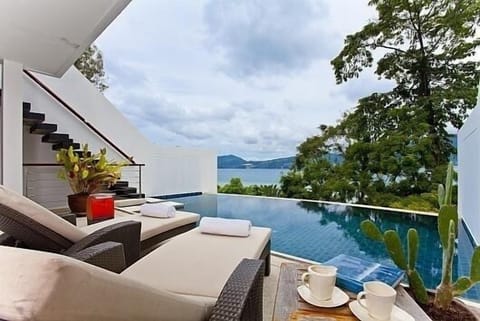 Villa 6 Oceanfront pool villa