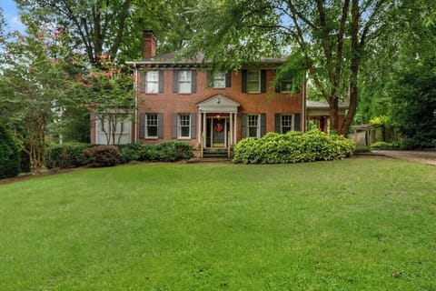 "This house is exactly as show . It is located near many places to shop for essentials. The community is very calm and peaceful. Very spacious and comfortable."