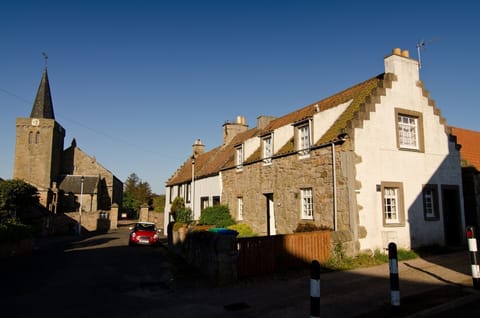 Duck Cottage in the sunshine