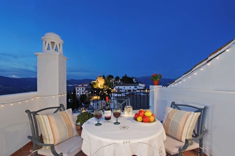 Immerse yourself in the real Andalusia.