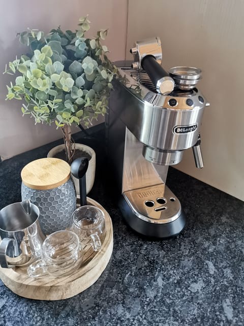 Coffee machine and complimentary coffee provided