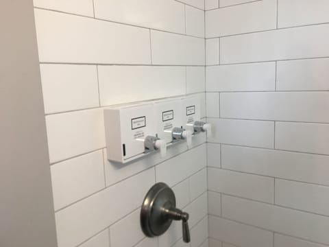 Cabin Room | Bathroom | Shower, free toiletries, hair dryer, towels