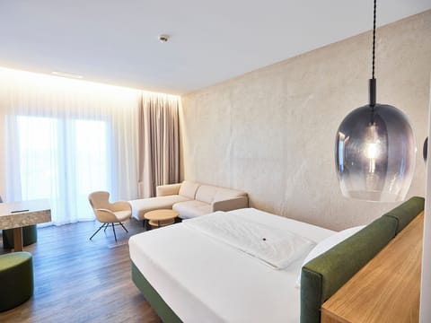 Junior Suite | In-room safe, blackout drapes, soundproofing, iron/ironing board