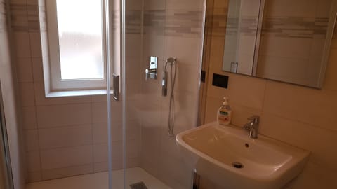 City Room, 1 King Bed, Non Smoking, Balcony (Rio Maggiore) | Bathroom | Shower, free toiletries, bidet, towels