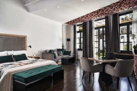 Free minibar items, in-room safe, desk, blackout drapes