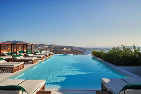 Seasonal outdoor pool, sun loungers