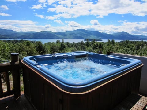 Hot tub with 180 degrees lake view!
