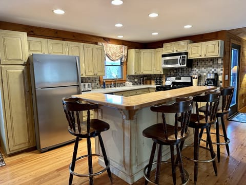 Fully Equipped Kitchen for Family Meals