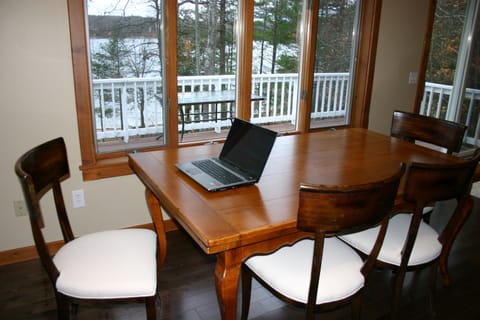 Wi-Fi - Fiber optic - Strong Broadband Signal (rare in Northern Michigan)