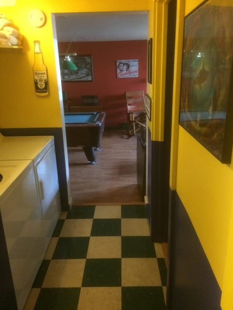 laundry/hall