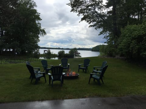 Firepit to enjoy in the evenings.